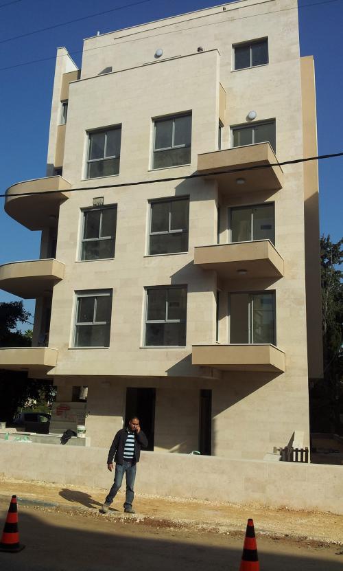 גבולות 11, גבעתיים